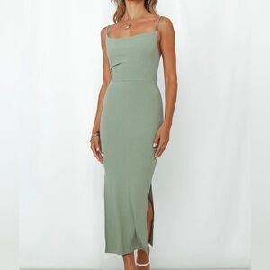 ✨NWT✨ Hello Molly ROOFTOP MARTINIS FOR TWO MIDI DRESS SAGE - Small